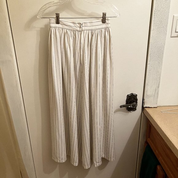 bagatelle size 4 white with black strips skirt - Picture 2 of 8